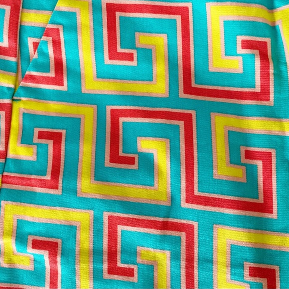 Crown & Ivy Greek Key Scalloped Shorts - Picture 4 of 4